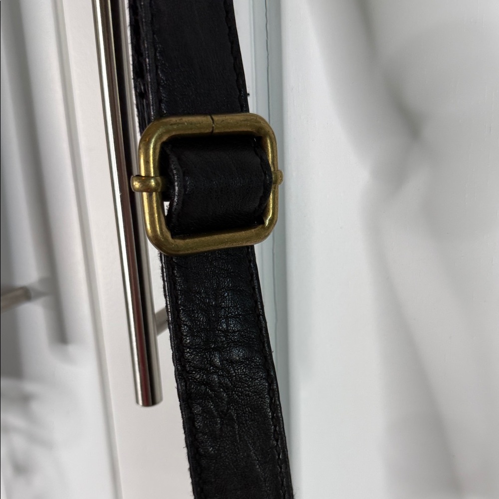 FOSSLI Leather Crossbody Bag - Picture 3 of 10